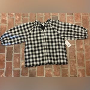 NWT - Women’s TT Puff Sleeve Button Down Blouse